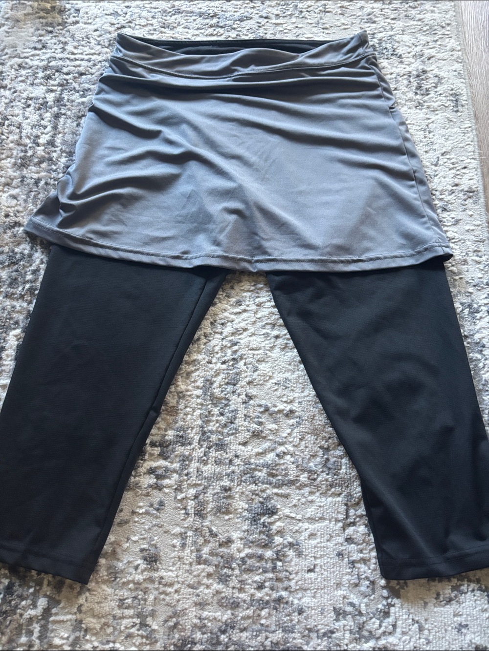 Women's Gray Skorted Capri Leggings - Versatile Activewear